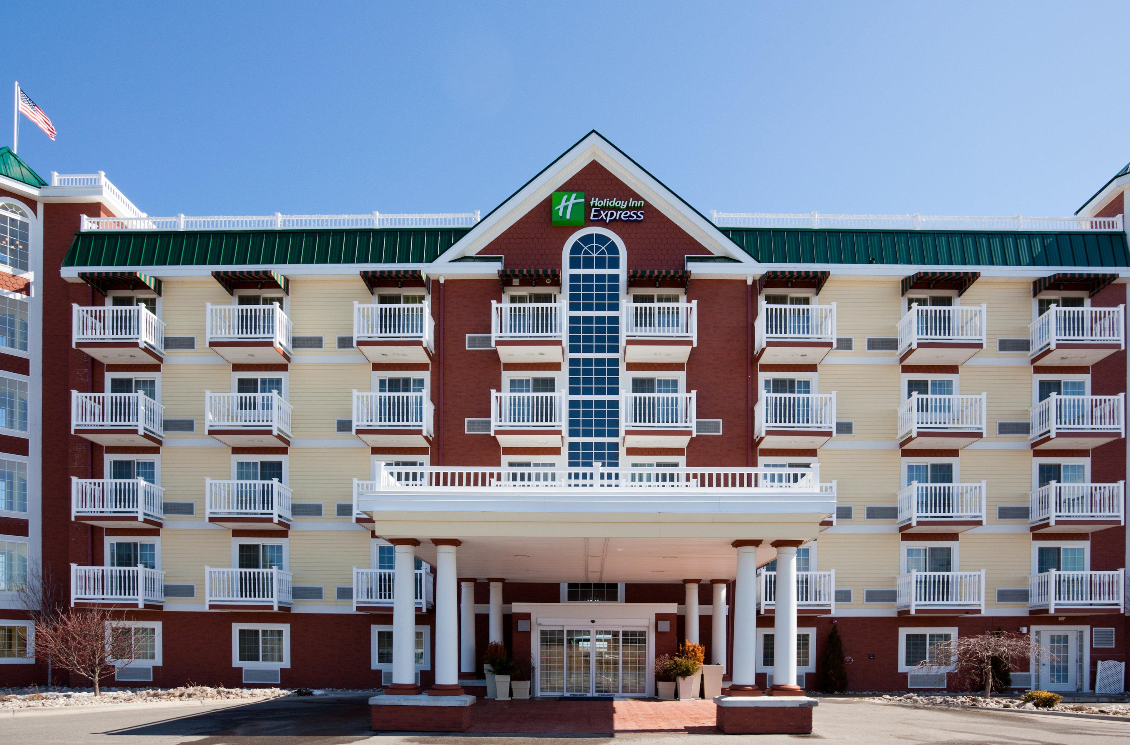 Holiday Inn Express Hotel & Suites Petoskey, An Ihg Hotel Extérieur photo