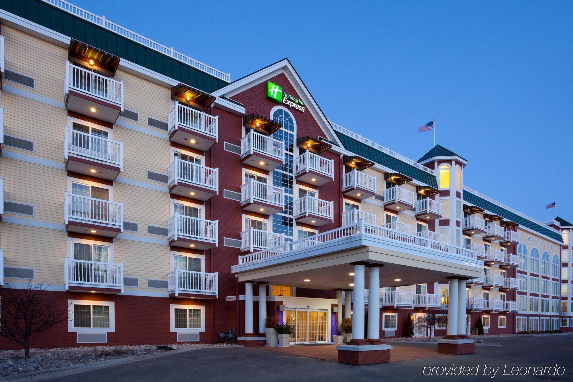 Holiday Inn Express Hotel & Suites Petoskey, An Ihg Hotel Extérieur photo